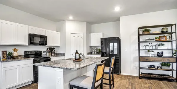 $2,500 | 11524 Rush Lane, Elgin, TX 78621