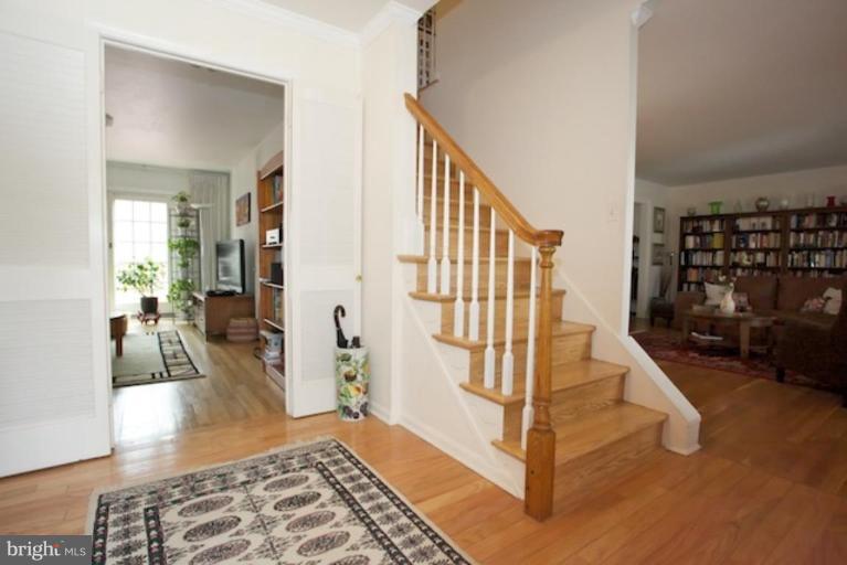 2511 Goldcup Lane Reston, VA 20191 - Photo 11 of 22 Entrance / Foyer