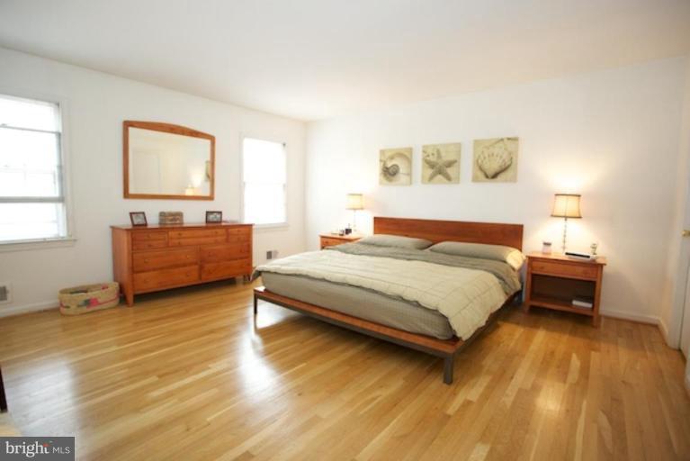2511 Goldcup Lane Reston, VA 20191 - Photo 16 of 22 Master Bedroom