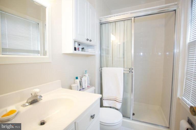 2511 Goldcup Lane Reston, VA 20191 - Photo 18 of 22 Master Bath