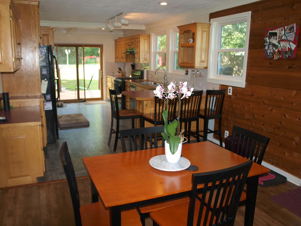 148 Dalton Road Chelmsford, MA 01824 - Photo 2 of 28 Gallery Image 2