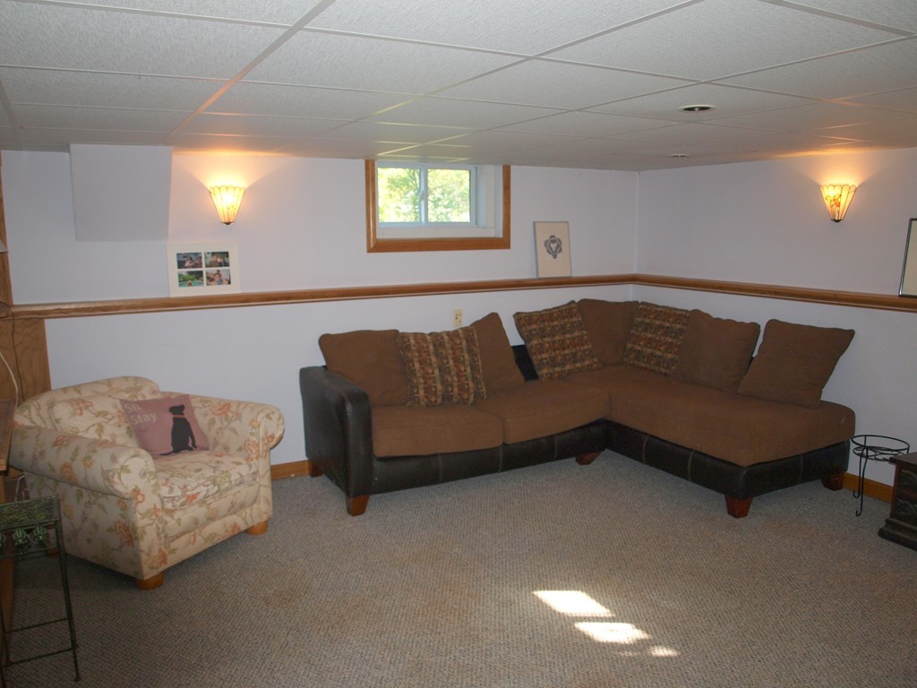 148 Dalton Road Chelmsford, MA 01824 - Photo 21 of 28 Gallery Image 21
