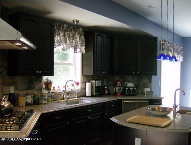 West Rinker Road Stroudsburg, PA 18360 - Photo 4 of 17 Kitchen