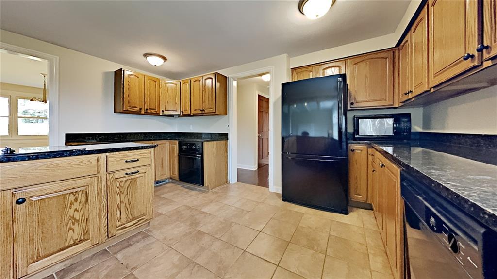 163 Logan Road Gibsonia, PA 15044 - Photo 7 of 25 Gallery Image 7