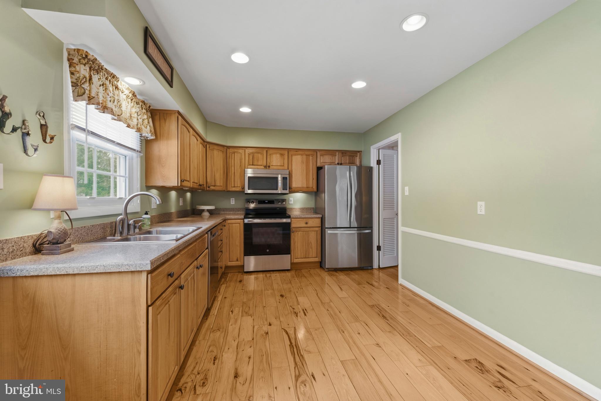 1809 Miller Road Cockeysville, MD 21030 - Photo 9 of 33 Eat-in Kitchen