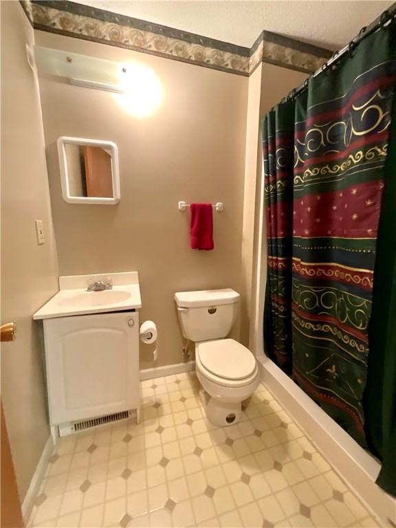 150 Clydesdale Road Seneca, SC 29678 - Photo 27 of 37 Hall Full Bath