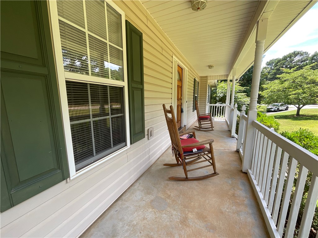 150 Clydesdale Road Seneca, SC 29678 - Photo 5 of 37 Gallery Image 5