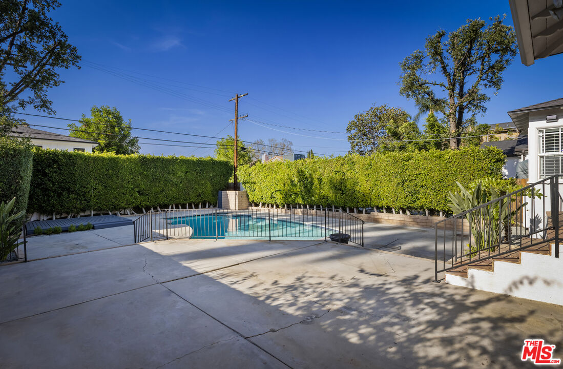 12153 Maxwellton Road Studio City, CA 91604 - Photo 37 of 48