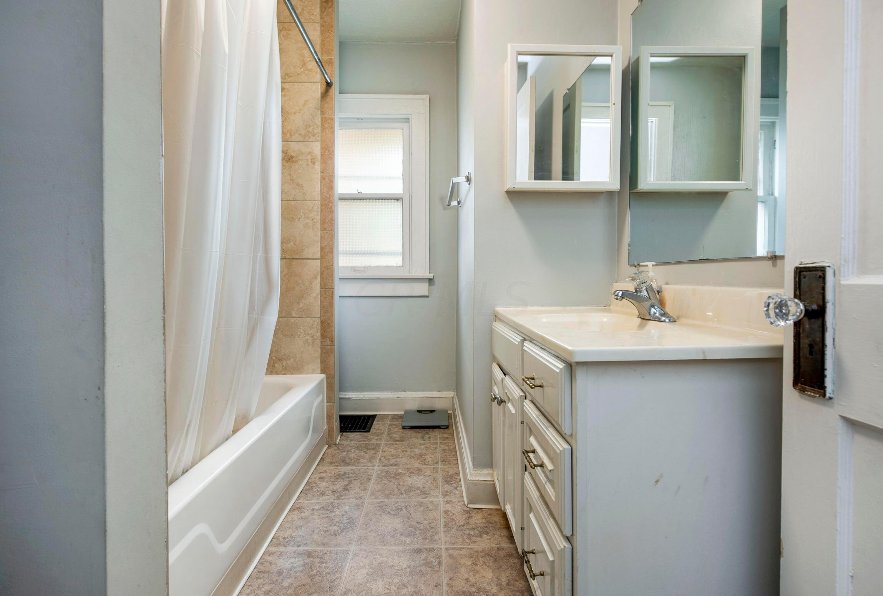 128-130 West Pacemont Road Columbus, OH 43202 - Photo 31 of 45 Gallery Image 31