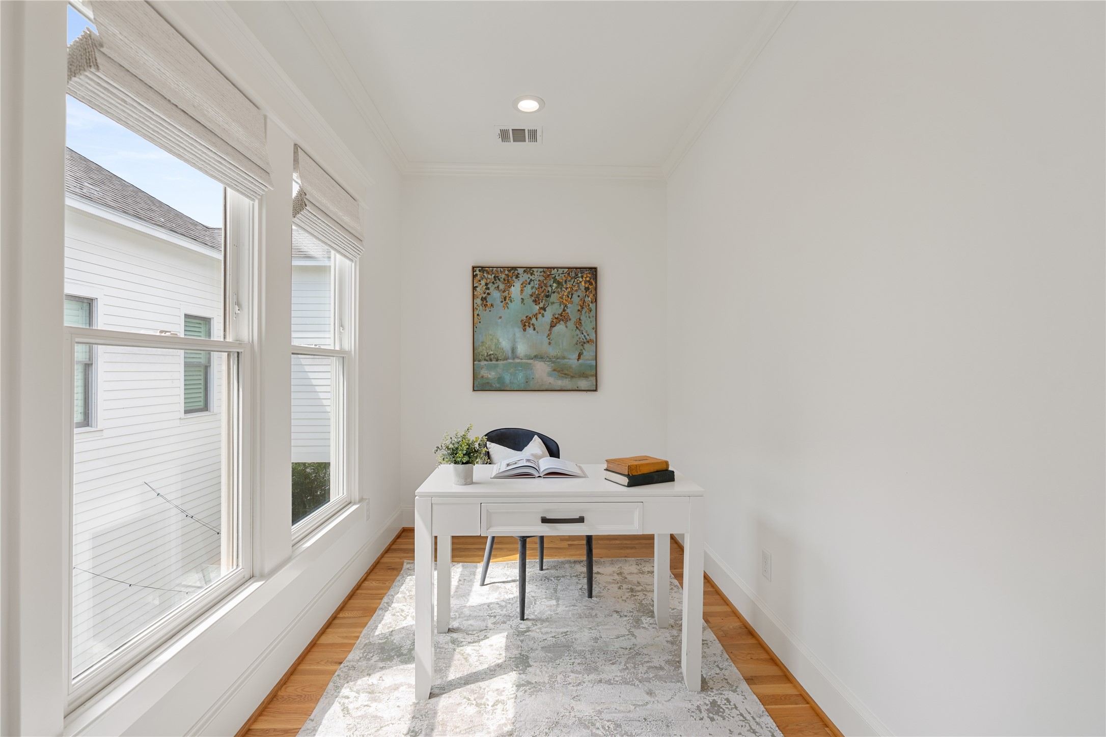 925 Tulane Street, Unit A Houston, TX 77008 - Photo 29 of 49 This sunny den/office is perfect for a private home office or workout space.