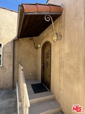 a close view of sliding door