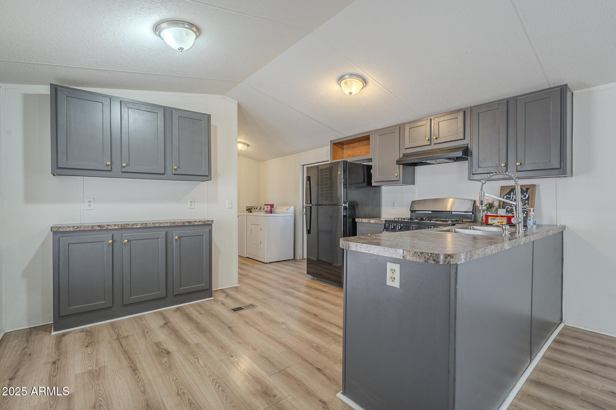3100 West Quail Road Eloy, AZ 85131 - Photo 2 of 21 Kitchen
