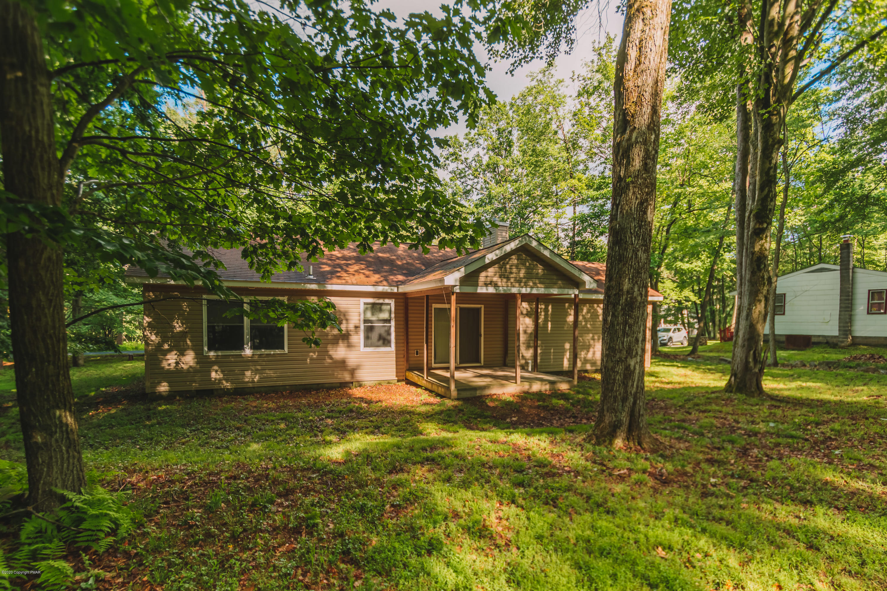 5119 Pine Tree Road Pocono Summit, PA 18346 - Photo 25 of 30 back of house