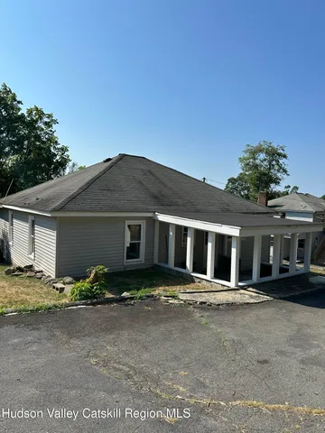 a front view of house with yard