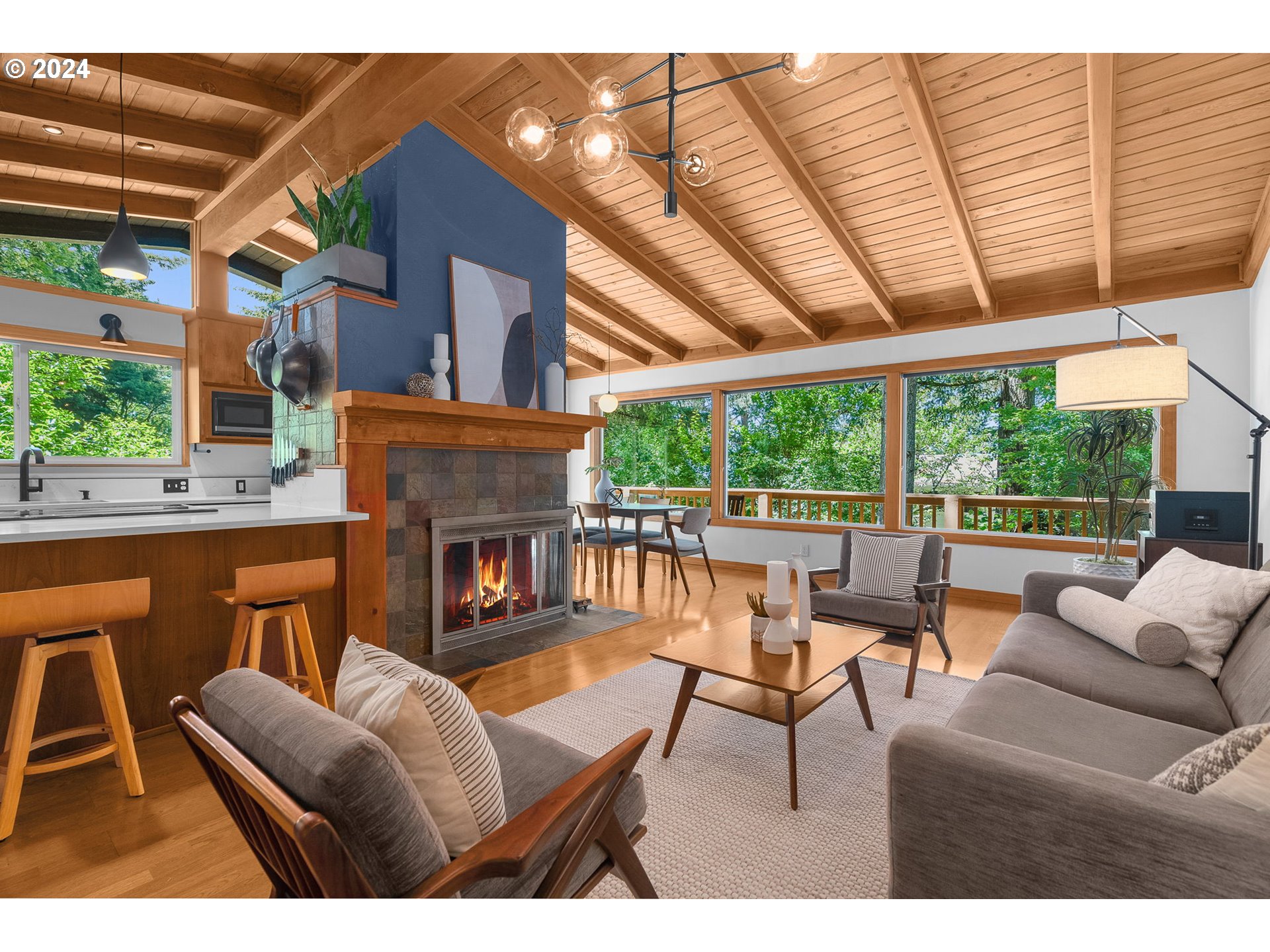 4215 Southwest Dosch Road Portland, OR 97239 - Photo 8 of 48