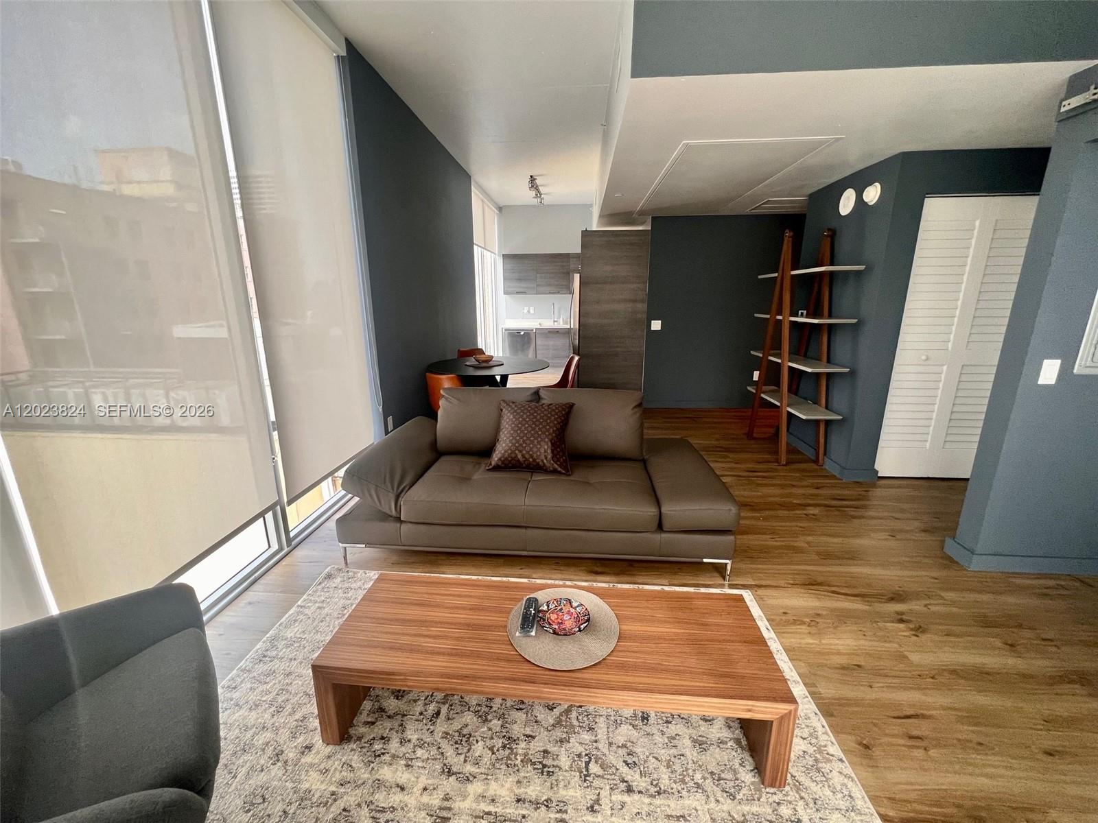 151 Southeast 1st Street, Unit 810 Miami, FL 33131 - Photo 2 of 19