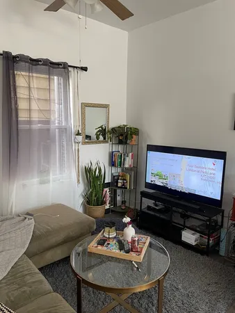 $1,800 | 912 North Ashland Avenue, Unit 2C, Chicago, IL 60622
