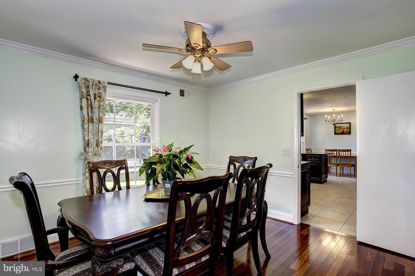 11010 Old Coach Road Potomac, MD 20854 - Photo 5 of 22 Dining Room