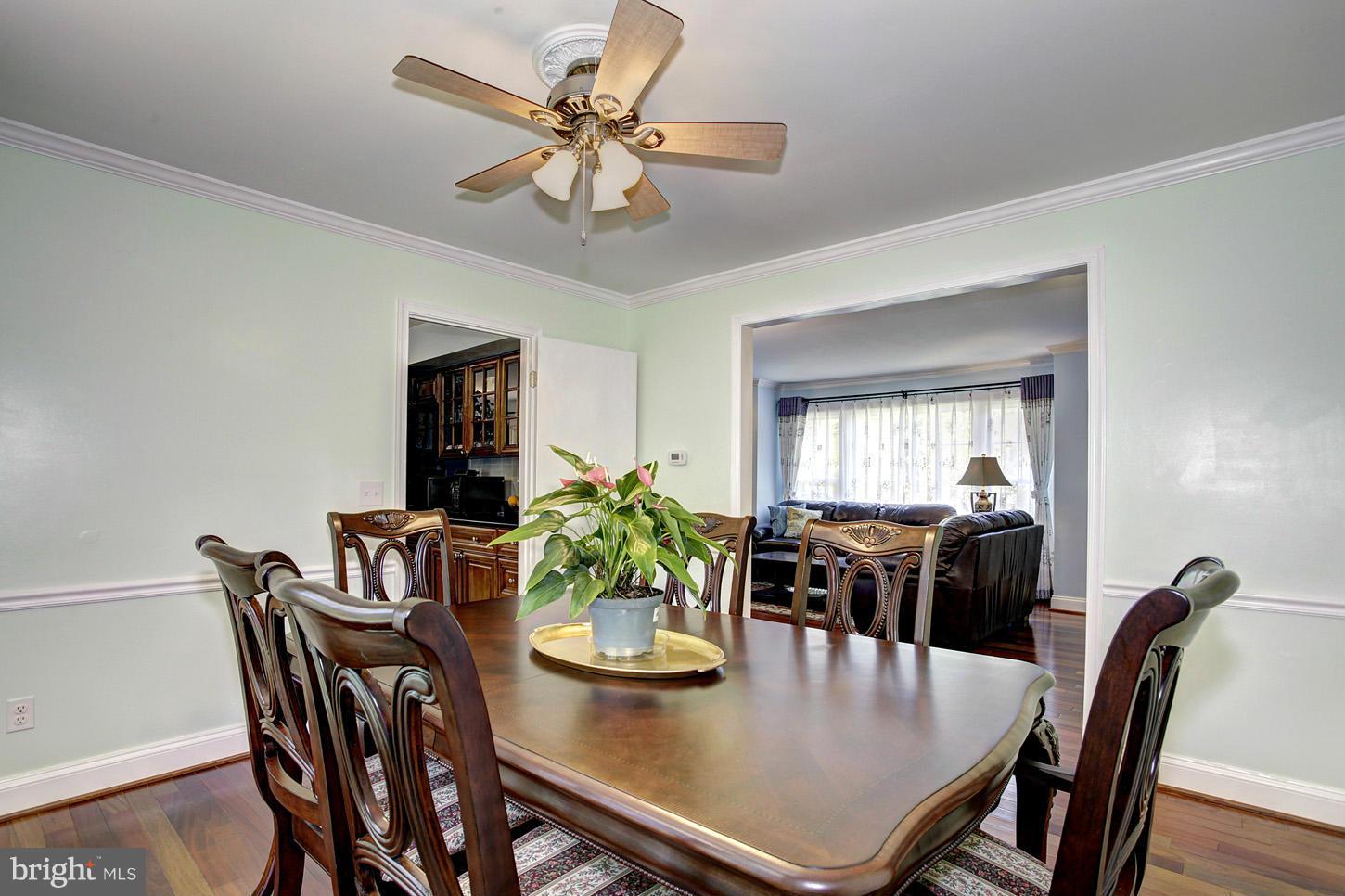 11010 Old Coach Road Potomac, MD 20854 - Photo 6 of 22 Dining Room