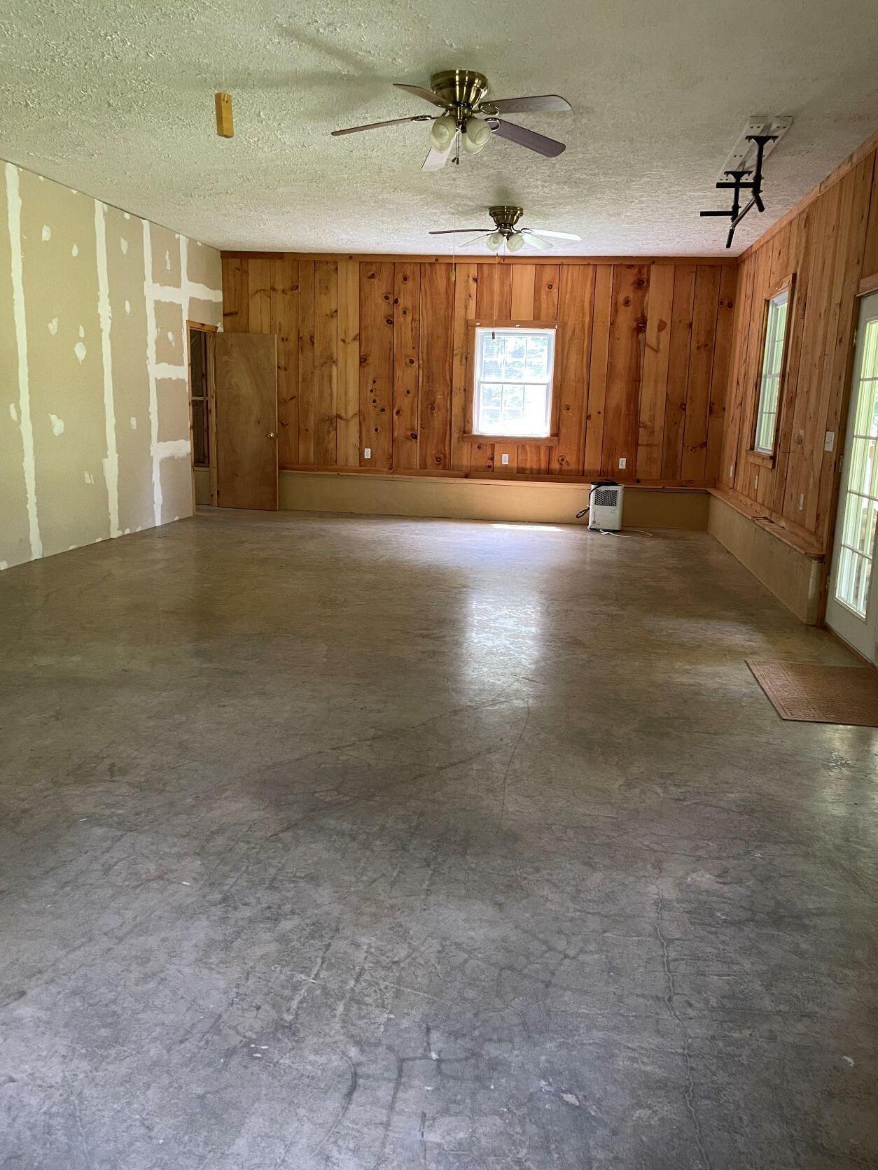 2113 Union School Road Southwest Willis, VA 24380 - Photo 23 of 47 25
