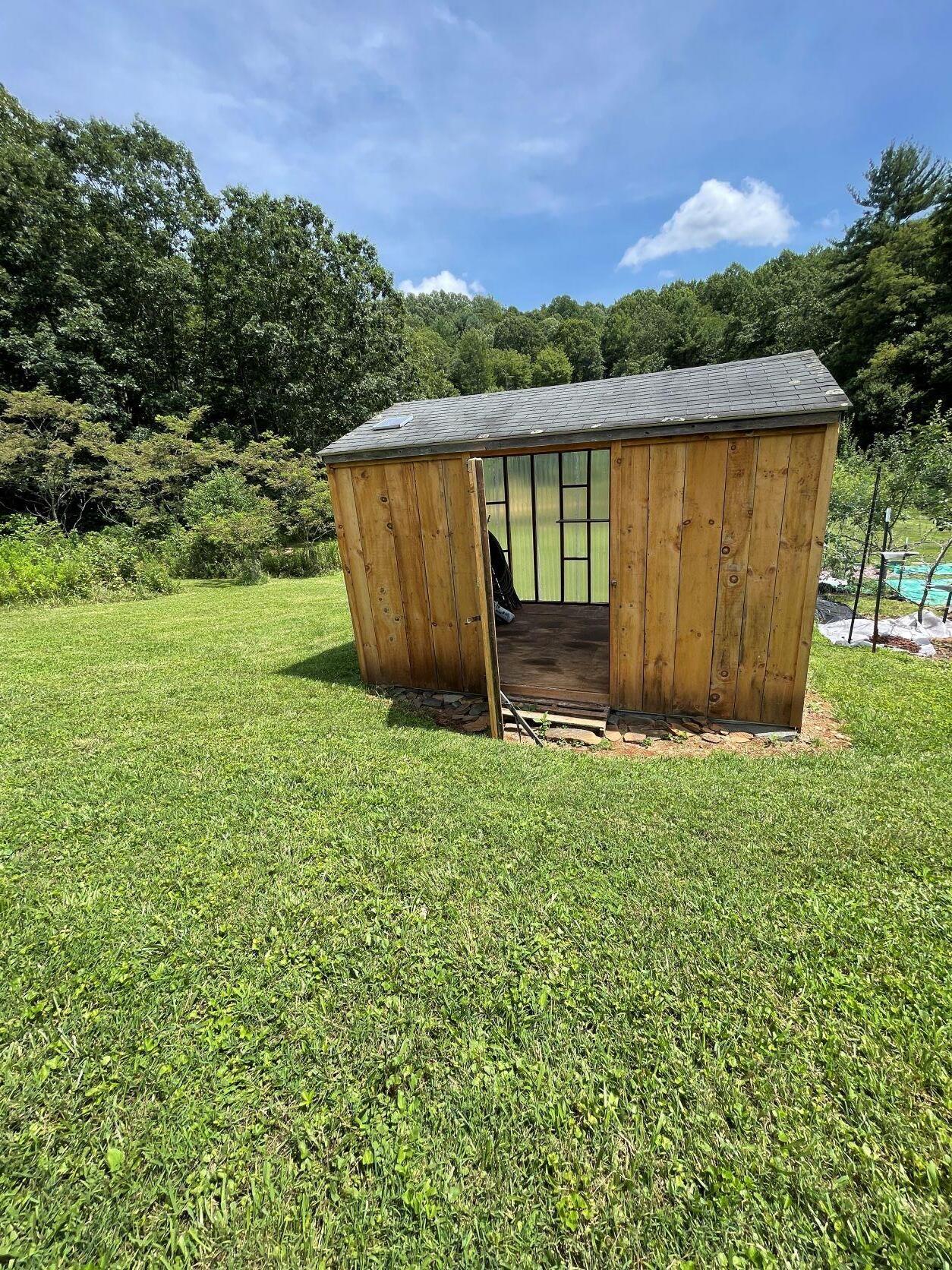 2113 Union School Road Southwest Willis, VA 24380 - Photo 27 of 47 29