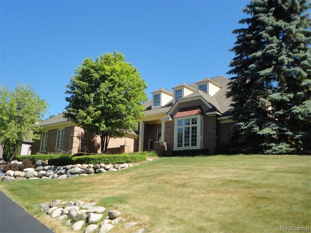 652 Cherry Tree Lane Rochester Hills, MI 48306 - Photo 1 of 42