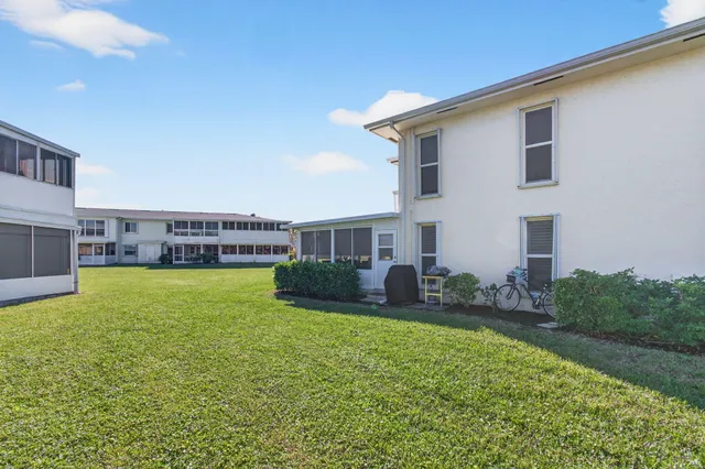 $140,000 | 1721 Northwest 20th Avenue, Unit 201, Delray Beach, FL 33445