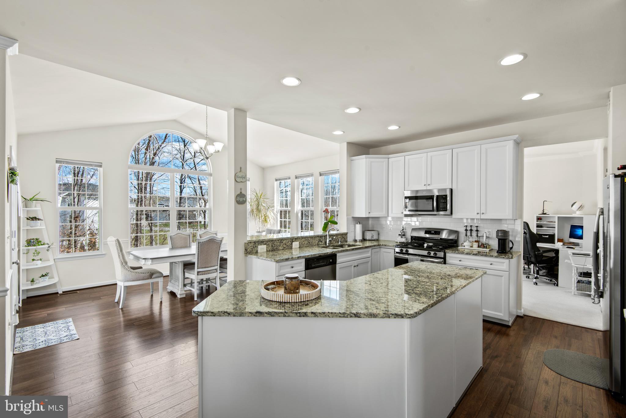 3490 Shandor Road Woodbridge, VA 22193 - Photo 4 of 60