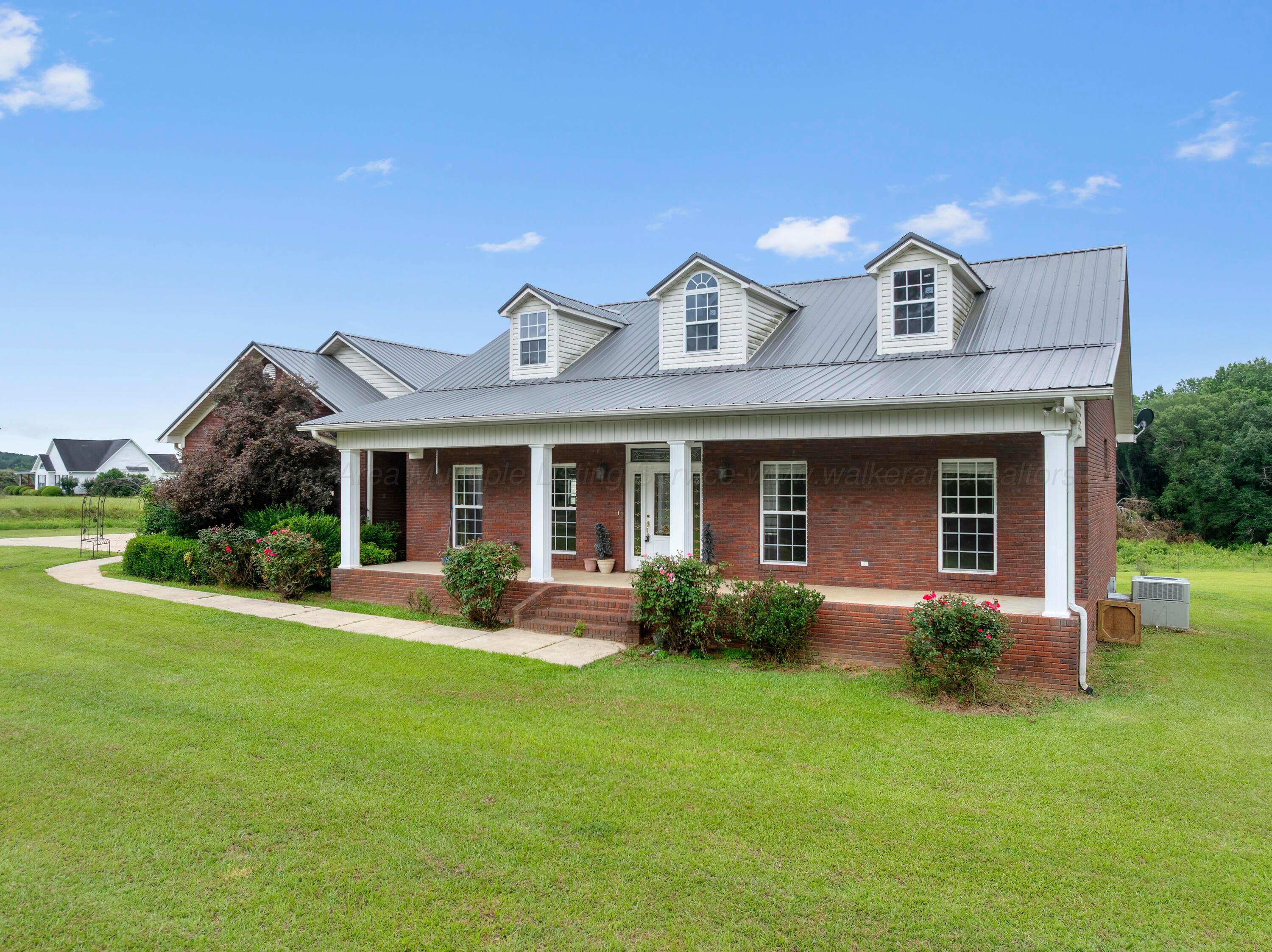 264 Richardson Road Jasper, AL 35504 - Photo 4 of 31 DJI_20250613134851_0277_D-18