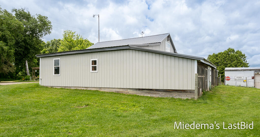 12915 Cassidy Road Bellevue, MI 49021 - Photo 6 of 128 12915CassidyRd-7LoRes