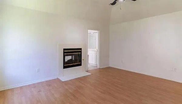 $2,600 | 492 Shade Tree Circle, Hurst, TX 76054