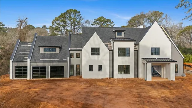 a view of a large white building