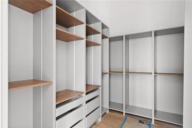 a black and white photo of a living room