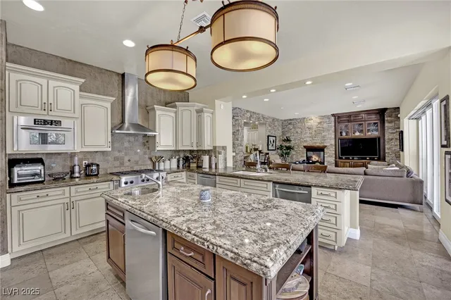 $2,150,000 | 4231 San Alivia Court, Las Vegas, NV 89141