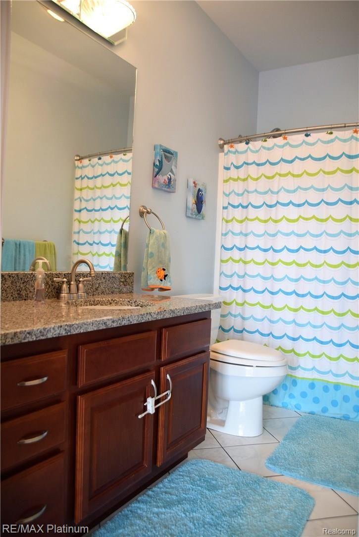 270 North Kane Road Webberville, MI 48892 - Photo 23 of 51 full bath.jpg