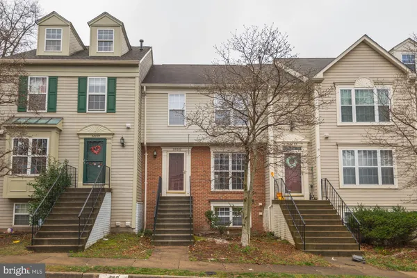 $2,950 | 22037 Manning Square, Sterling, VA 20166