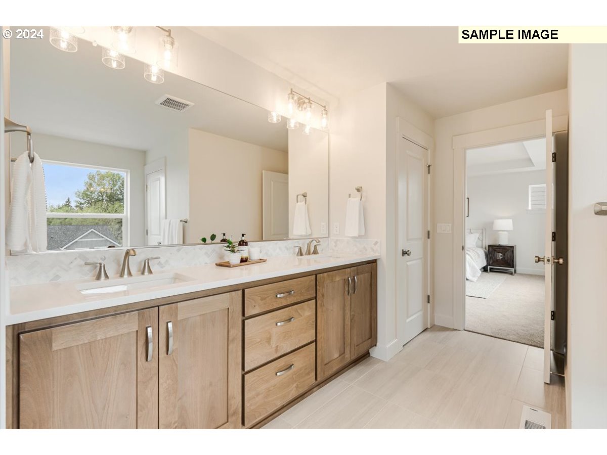 12283 Southwest Strobel Road Beaverton, OR 97007 - Photo 10 of 13 Gallery Image 10
