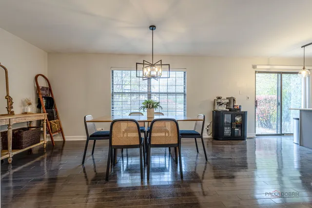 $374,900 | 367 Golfview Court, Bloomingdale, IL 60108