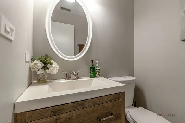 $374,900 | 367 Golfview Court, Bloomingdale, IL 60108