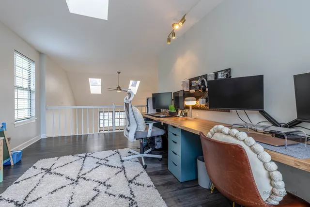 $374,900 | 367 Golfview Court, Bloomingdale, IL 60108