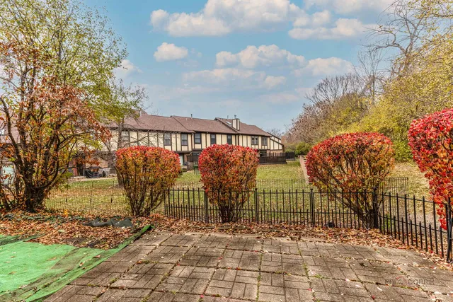 $374,900 | 367 Golfview Court, Bloomingdale, IL 60108