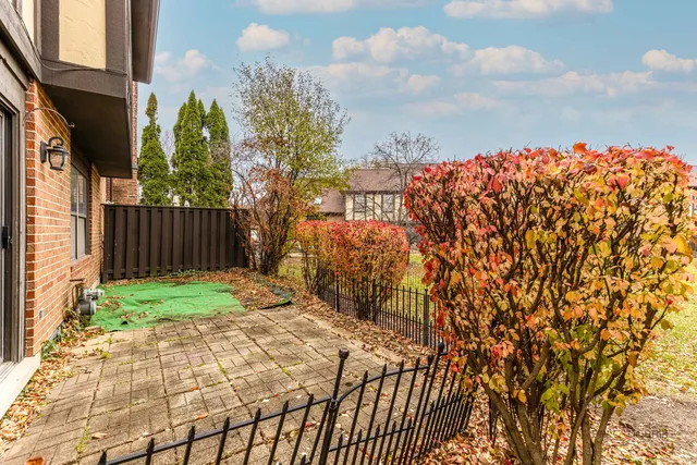 $374,900 | 367 Golfview Court, Bloomingdale, IL 60108