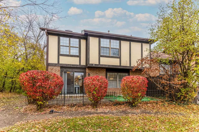 $374,900 | 367 Golfview Court, Bloomingdale, IL 60108