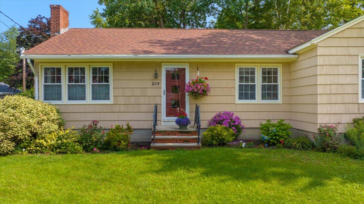 213 Lake Street Auburn, ME 04210 - Photo 4 of 33 04-213 Lake St, Auburn, ME, 04210-41