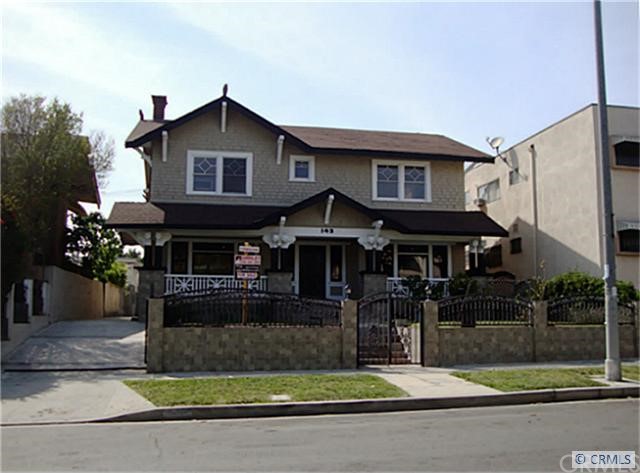 Captivating Craftsman Architectural Design At The Curb!