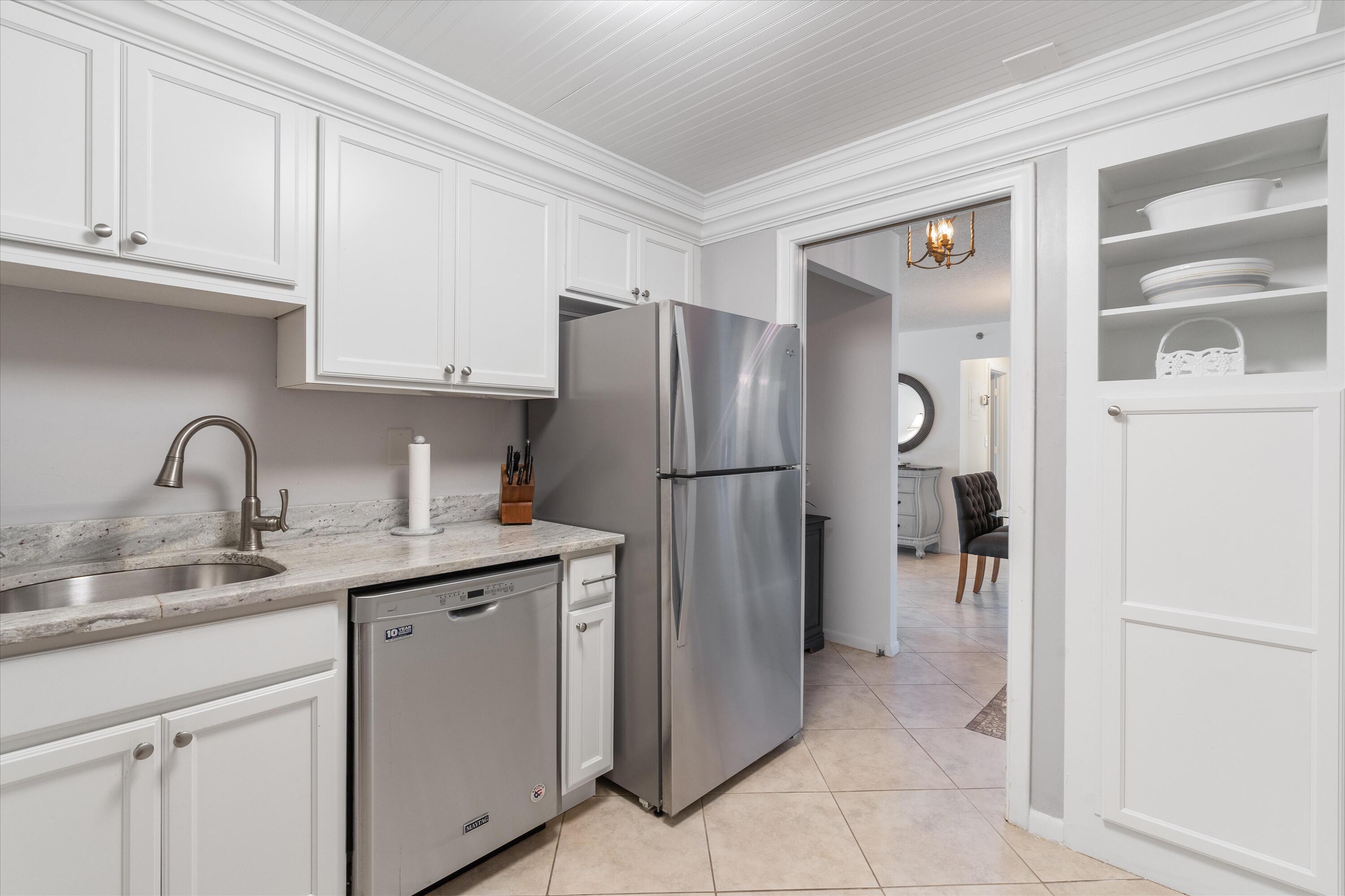 3301 South Ocean Boulevard, Unit 808 Highland Beach, FL 33487 - Photo 5 of 33 Kitchen