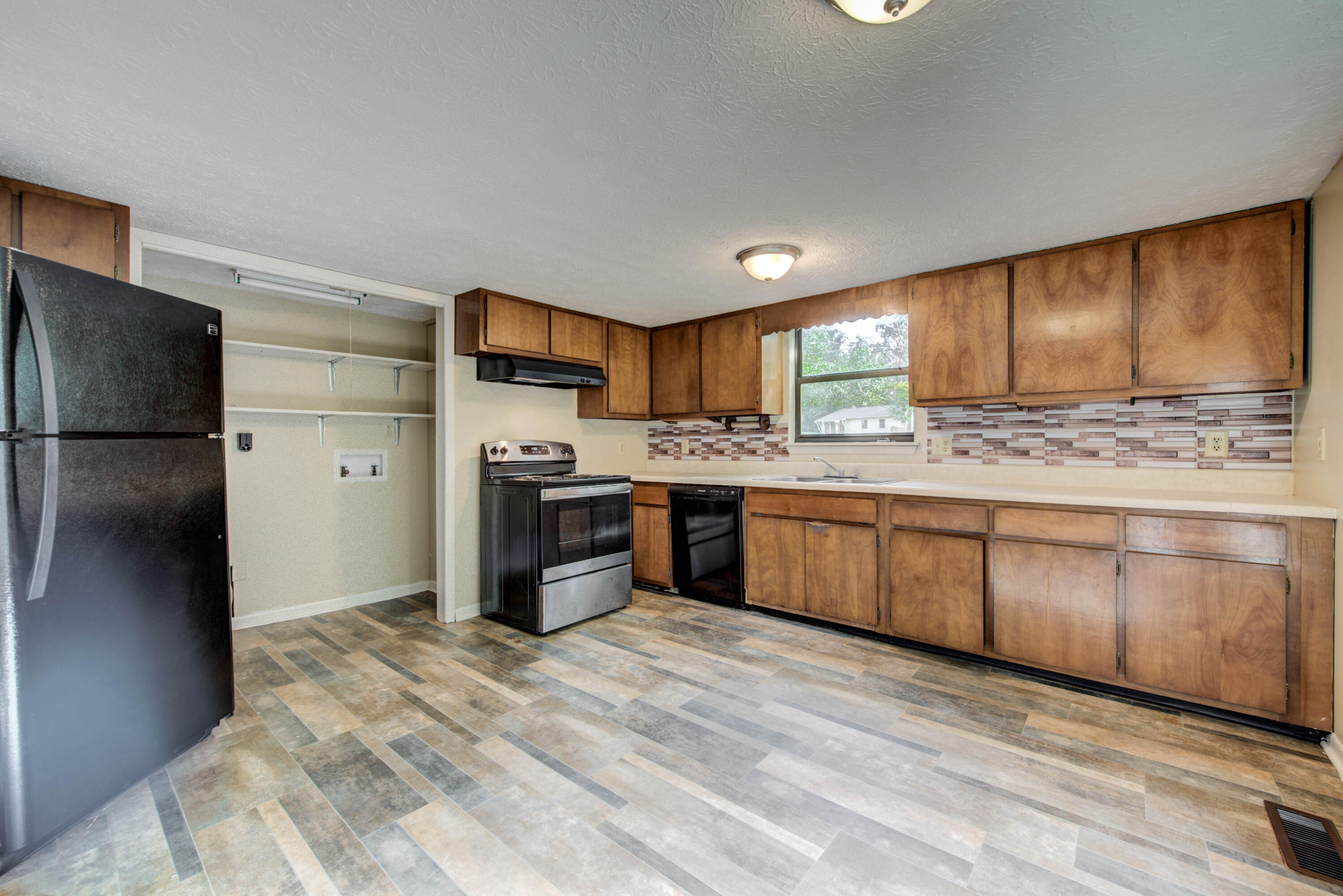 163 Johnson Road Oak Ridge, TN 37830 - Photo 4 of 15 5