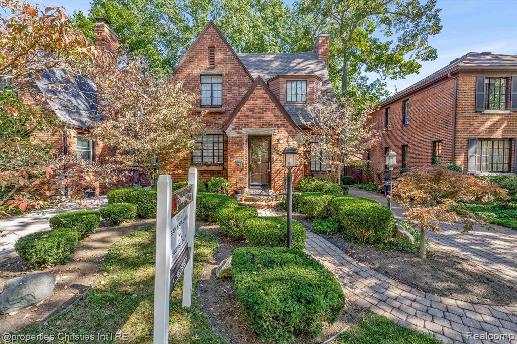 20150 Lichfield Road Detroit, MI 48221 - Photo 1 of 51