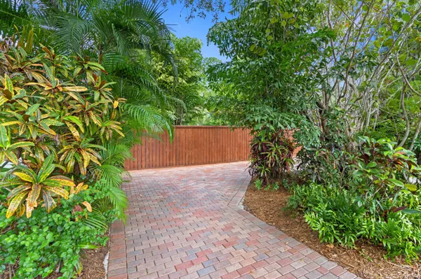 $13,500 | 727 Claremore Drive, West Palm Beach, FL 33401