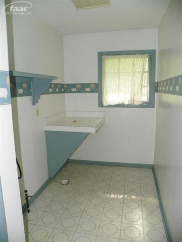 6424 Kings Pointe Road Grand Blanc, MI 48439 - Photo 7 of 15 20208821-6.JPG